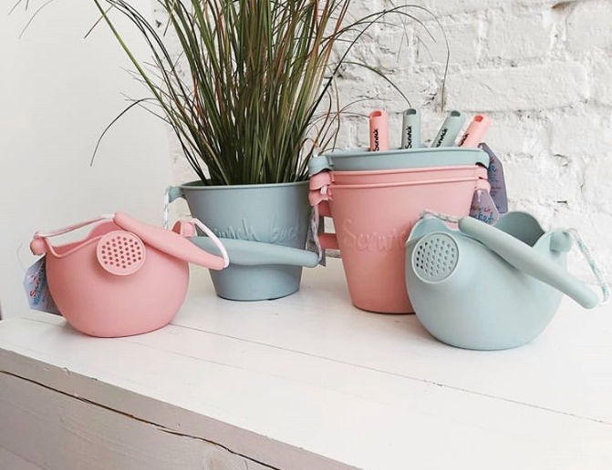 Scrunch Watering Can - Dusty Rose