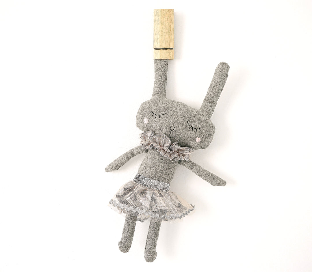Lola Rabbit